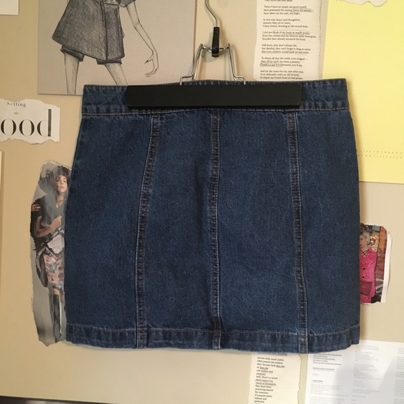 Zip Up Denim Skirt - Picture 2 of 4